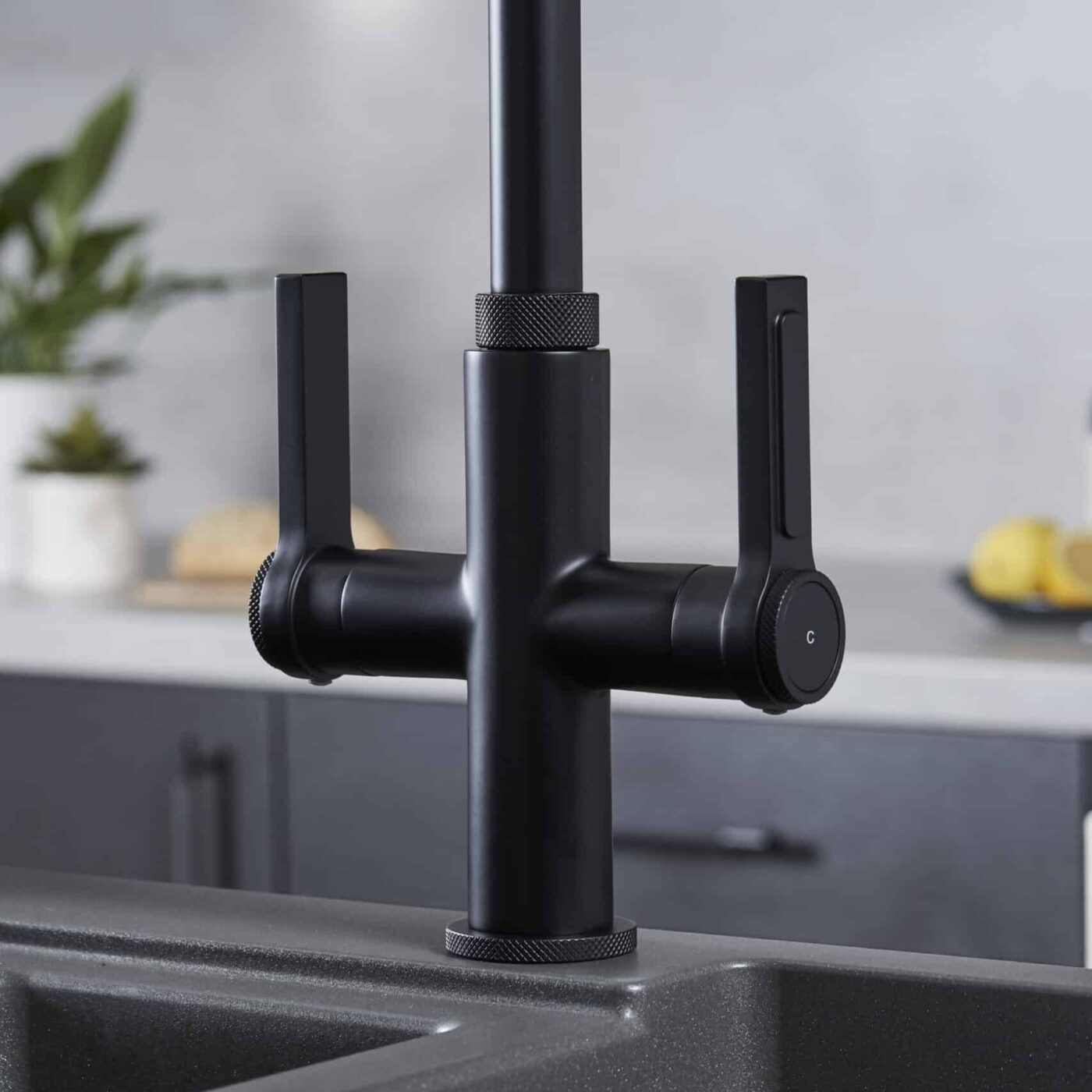 Aureum 3-in-1 D Shape Boiling Water Tap - Matt Black - Image 7