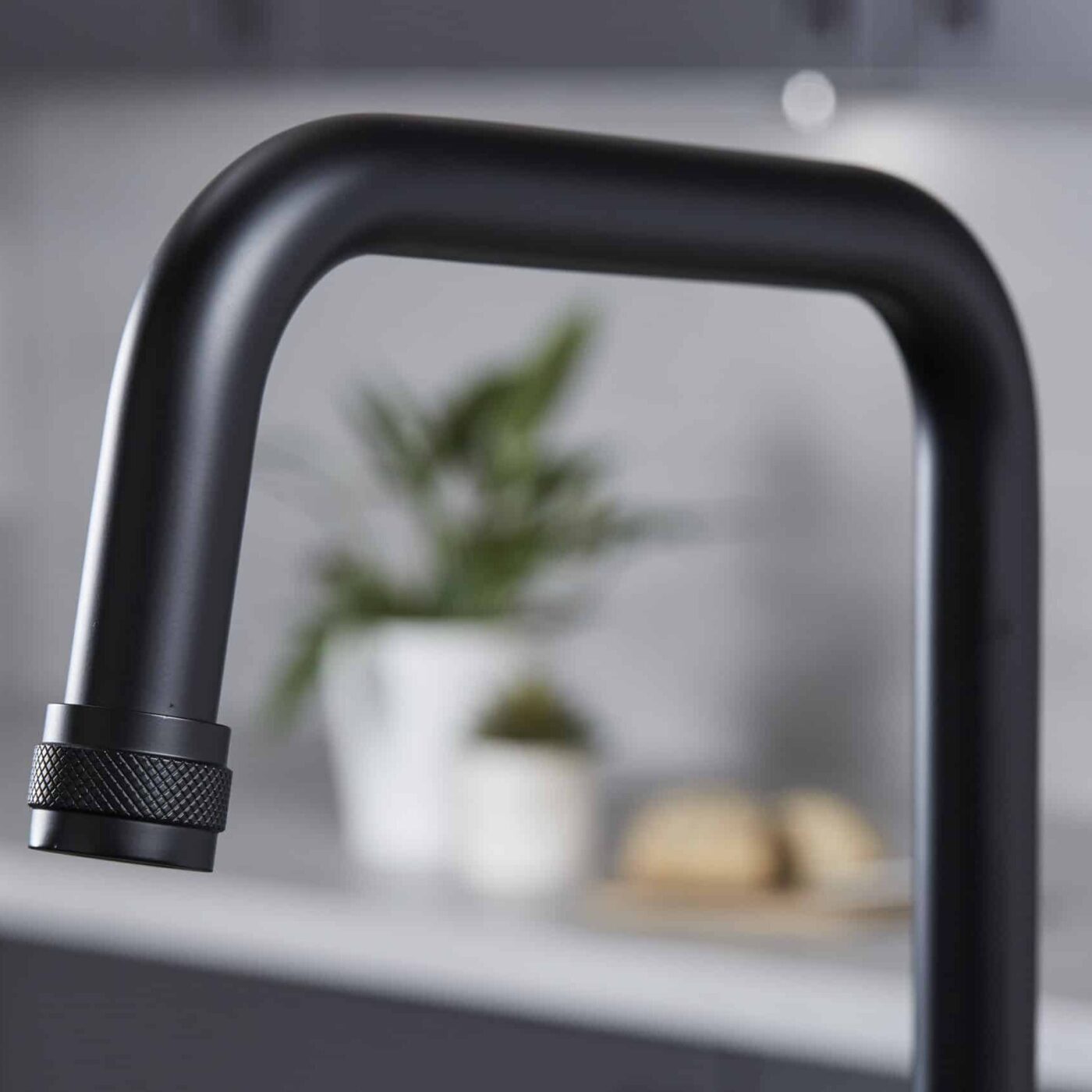 Aureum 3-in-1 D Shape Boiling Water Tap - Matt Black - Image 3